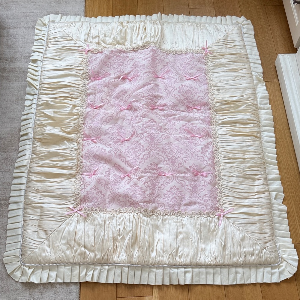 Nava’s Design Cream and Pink Kids Quilt for Crib